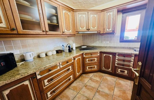 L'Alfas del Pi House | Charming villa with private garden