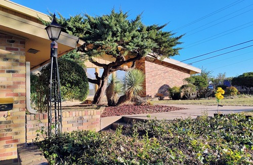 Lawton Villa | Charming villa with 1 huge bedroom and AC, WiFi in beautiful Lawton