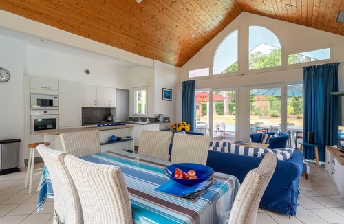 Biscarrosse House | Charming Villa with Private Heated Pool, Near Golf, Lake, Beach, Surf, and Aqua Park