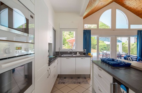 Biscarrosse House | Charming Villa with Private Heated Pool, Near Golf, Lake, Beach, Surf, and Aqua Park