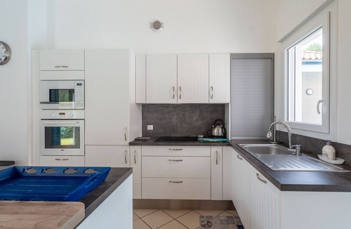 Biscarrosse House | Charming Villa with Private Heated Pool, Near Golf, Lake, Beach, Surf, and Aqua Park