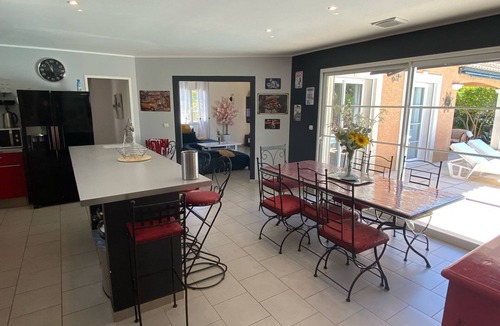 Saint-Dezery Villa | Charming villa with jaccuzi