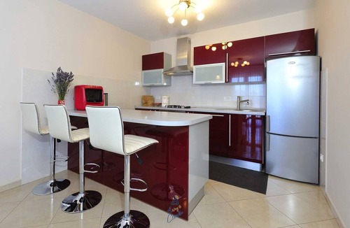 Buzinija Villa | Charming Villa with Hydro Massage Pool, Perfect for Groups of 8