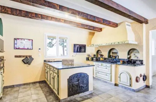Llauro Villa | Charming Villa with large swimming pool & unique view over mountains, plain, sea