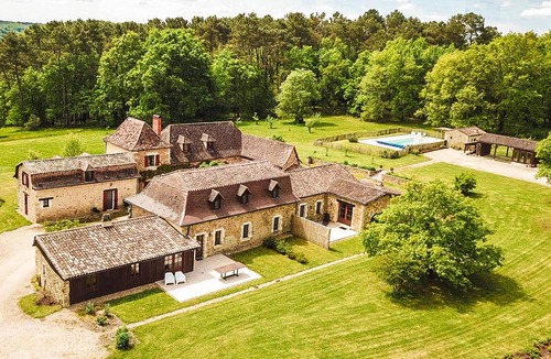 Issac House | Charming villa with shared pool