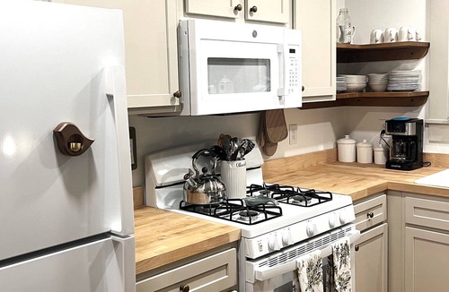 Hartwick Cottage | Charming Village Cottage