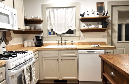 Hartwick Cottage | Charming Village Cottage