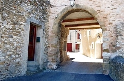 Sablet Apartment | Charming Village House