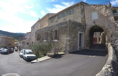 Sablet Apartment | Charming Village House