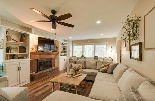 Page County House | Charming Villisca Getaway w/Screened Porch!