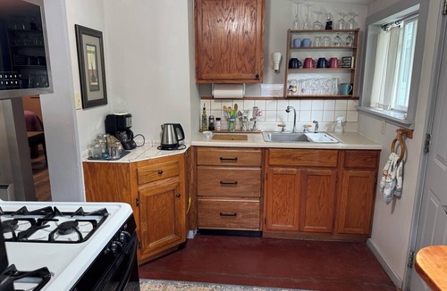 University Park Cottage | Charming Vintage Hideaway 2 Blks to CSU