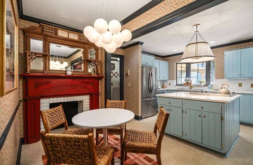 Lebanon House | Charming Vintage Home w/Hot Tub & Fire Pit