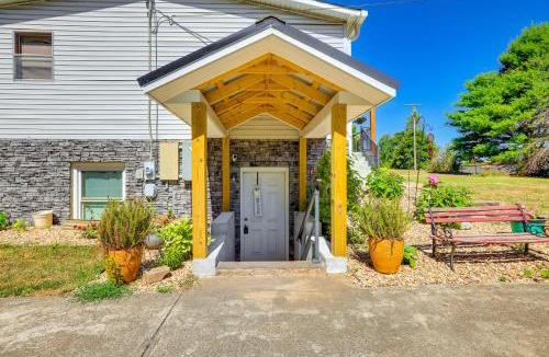 Lynchburg Apartment | Charming Virginia Getaway Near Hiking & Golfing!