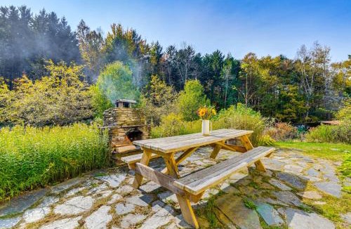 Waitsfield House | Charming Waitsfield Escape: 10 Mi to Sugarbush!