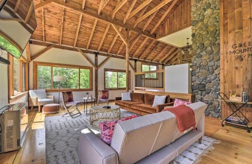 Waitsfield House | Charming Waitsfield Escape: 10 Mi to Sugarbush!