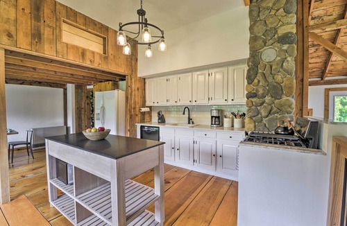 Waitsfield House | Charming Waitsfield Escape: 10 Mi to Sugarbush!