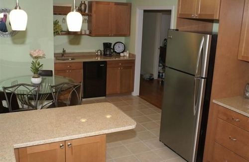 South Chatham House | Charming Walk to Beach Chatham-Bayview Cottage 3 BR-Central A/C; Wi-Fi