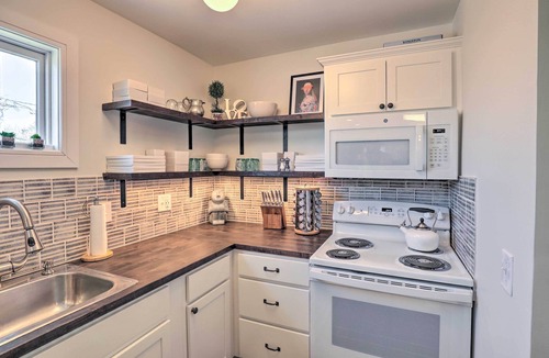 Perinton Apartment | Charming & Walkable Fairport Village Apartment!