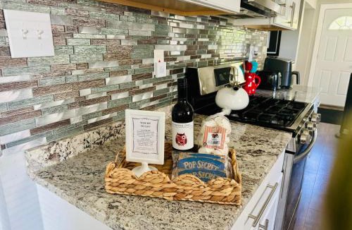 Novi House | Charming Walled Lake MI Cottage
