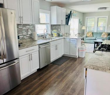 Novi House | Charming Walled Lake MI Cottage