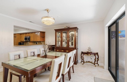 Deerfield Beach House | Charming waterfront townhouse