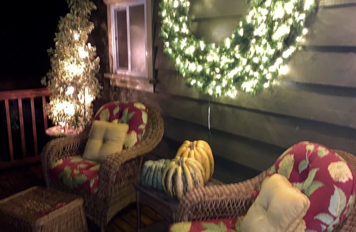 Allyn-Grapeview House | Charming Waterfront Cottage on Treasure Island