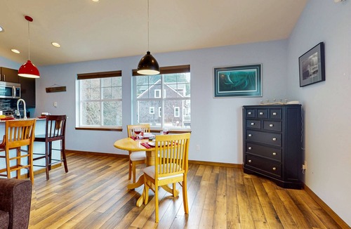 Camano Island House | Charming Waterfront Studio Rental with fireplace on Camano Island