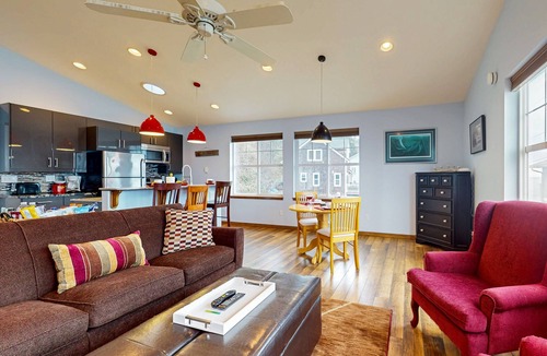 Camano Island House | Charming Waterfront Studio Rental with fireplace on Camano Island