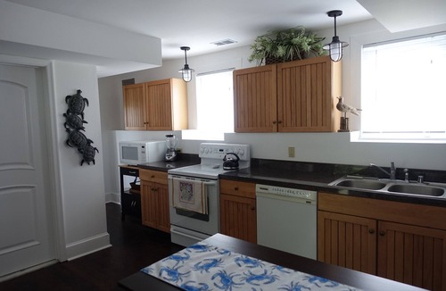 Mayo Cottage | Charming Waterfront Cottage with Private Dock. Close to Annapolis & USNA