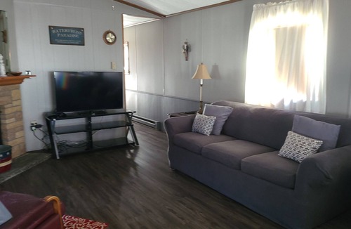 Fortescue Cottage | Charming Waterfront Cottage located ON the Bay! Fish, crab, relax 🎣🍹🌊