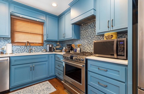 Afton Cabin | Charming Waterfront Cabin on Monkey Island at Grand Lake. Pet Friendly!