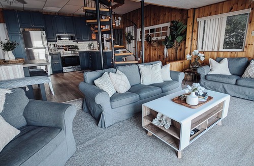 Rama Cottage | Charming waterfront cottage. nLake Couchiching nCasino Rama/ski resorts. nn
