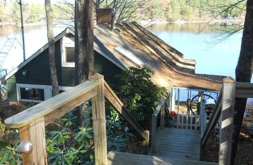 Acton Cottage | Charming Waterfront Cottage on Pristine Great East Lake