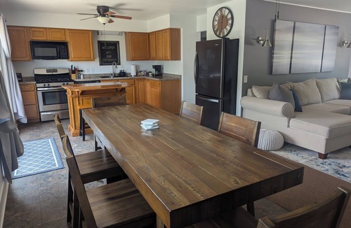 McFarland House | Charming Waterfront Getaway 2BR Near Madison