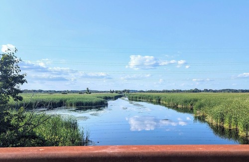 McFarland House | Charming Waterfront Getaway 2BR Near Madison