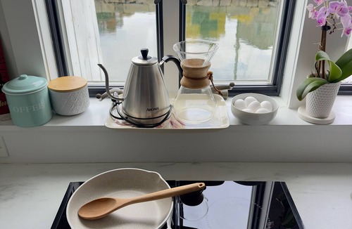 Rockport Condo | Charming Waterfront Home - Patio - AC - Projector - Kitchen - Shops - Dining