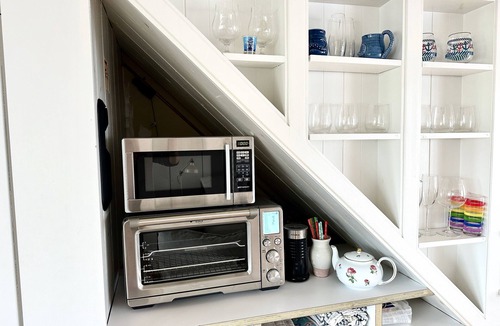 Rockport Condo | Charming Waterfront Home - Patio - AC - Projector - Kitchen - Shops - Dining