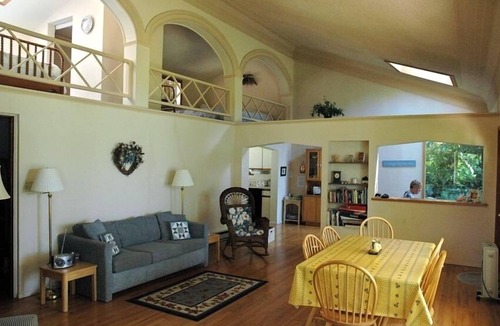 Kingston House | Charming Waterfront Home with Gorgeous View