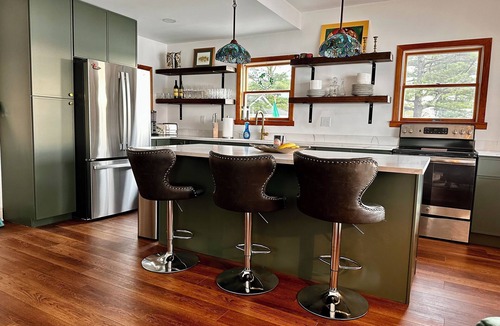 Fishers Landing House | Charming Waterfront House with Detached Cabin