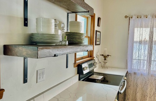 Fishers Landing House | Charming Waterfront House with Detached Cabin