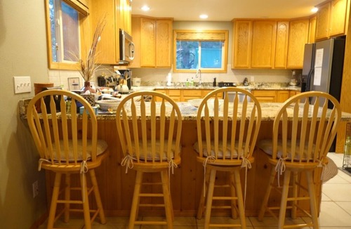 Republic Cabin | Charming Waterfront Pine Cabin on Curlew Lake