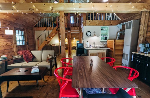 Fitzwilliam House | Charming Waterfront Log Cabin