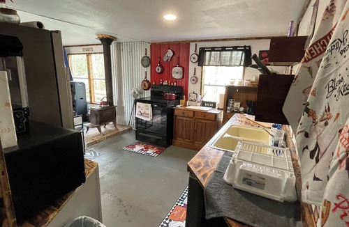 Huntsville RV Rental | Charming waterfront Retreat has a Campground, Bunkhouse and a Tiny Cabin