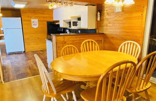 Hastings Highlands Resort | Charming, well appointed, pet-friendly cottage resort for couples near Bancroft!