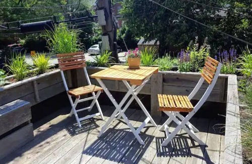 Parkside Apartment | Charming West End Hideaway. Private Parking