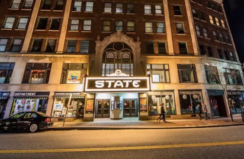 Parkside Apartment | Charming West End Hideaway. Private Parking