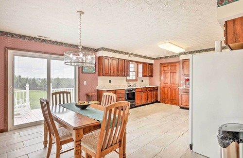 Williamstown House | Charming Williamstown Retreat w/Private Yard