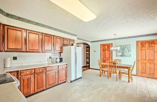 Williamstown House | Charming Williamstown Retreat w/Private Yard