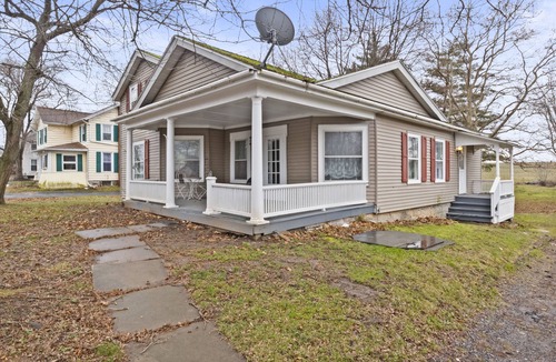 Seneca Falls House | Charming Wine Country Cottage | Cayuga Wine Trail