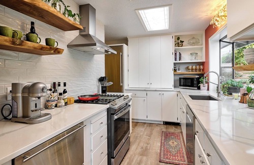 Dundee House | Charming Wine Country Treehouse